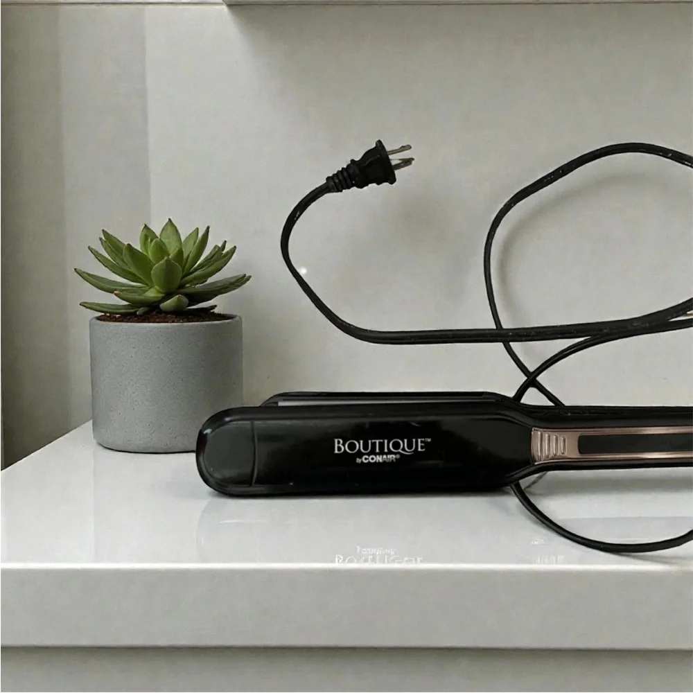 Conair Boutique Black Hair Straightener